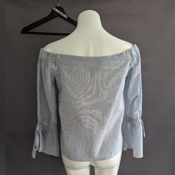 Aqua Seersucker Off the Shoulder Blue and White off the Shoulder Top Sz Small - Picture 2 of 4